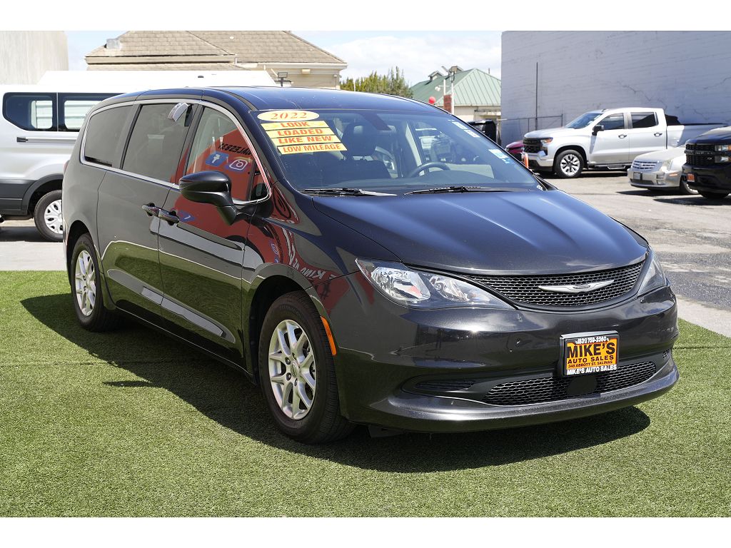2022 Chrysler Voyager LX Fleet