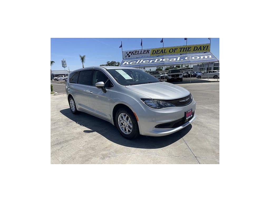 2022 Chrysler Voyager LX