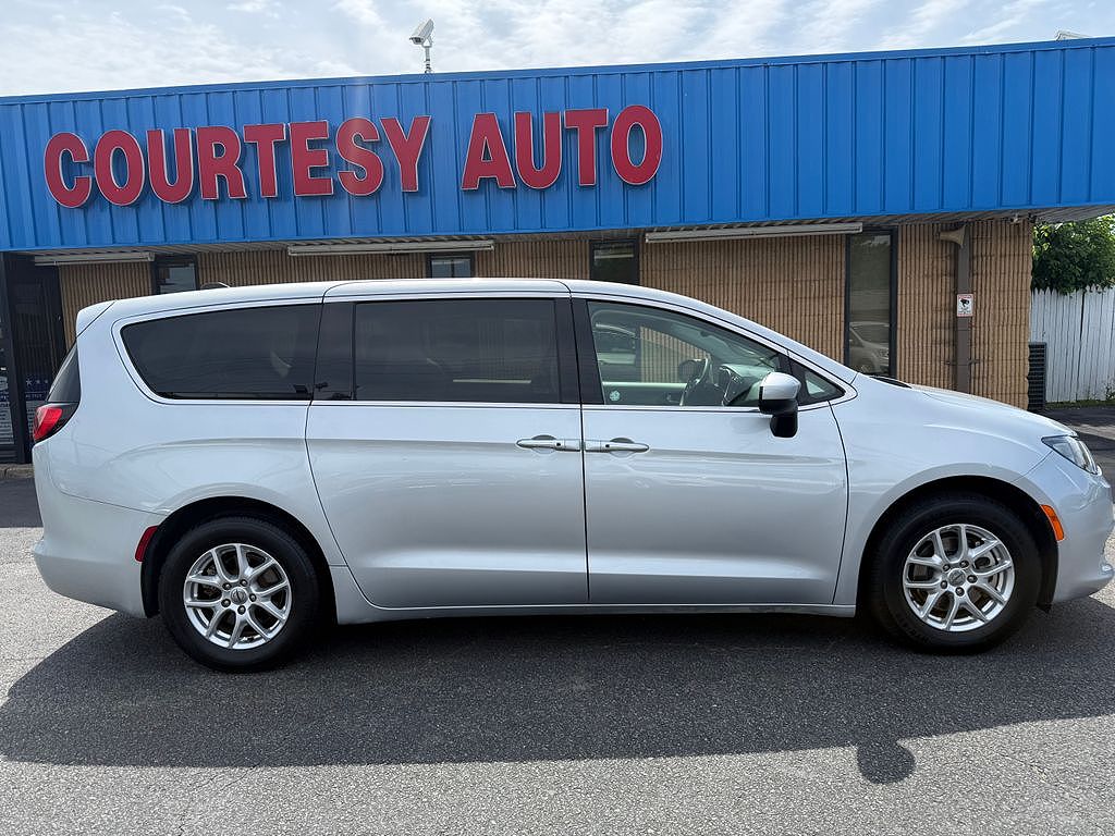 2023 Chrysler Voyager LX Fleet