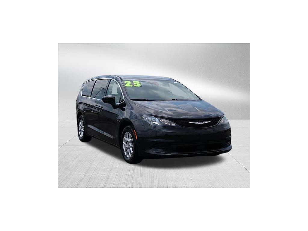 2023 Chrysler Voyager LX