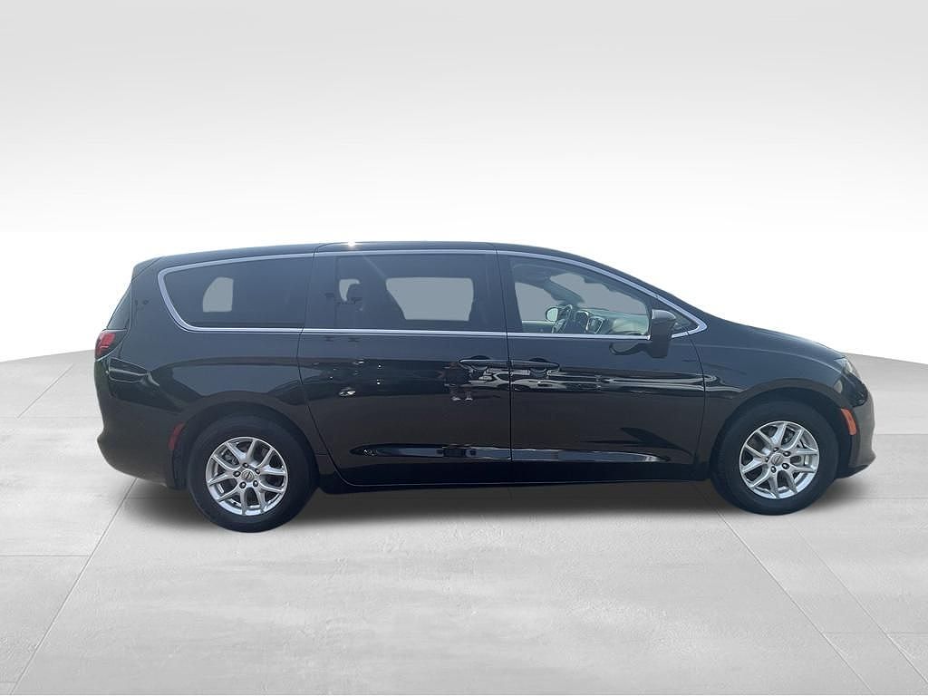 2023 Chrysler Voyager LX Fleet
