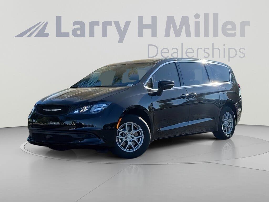 2026 Chrysler Voyager LX