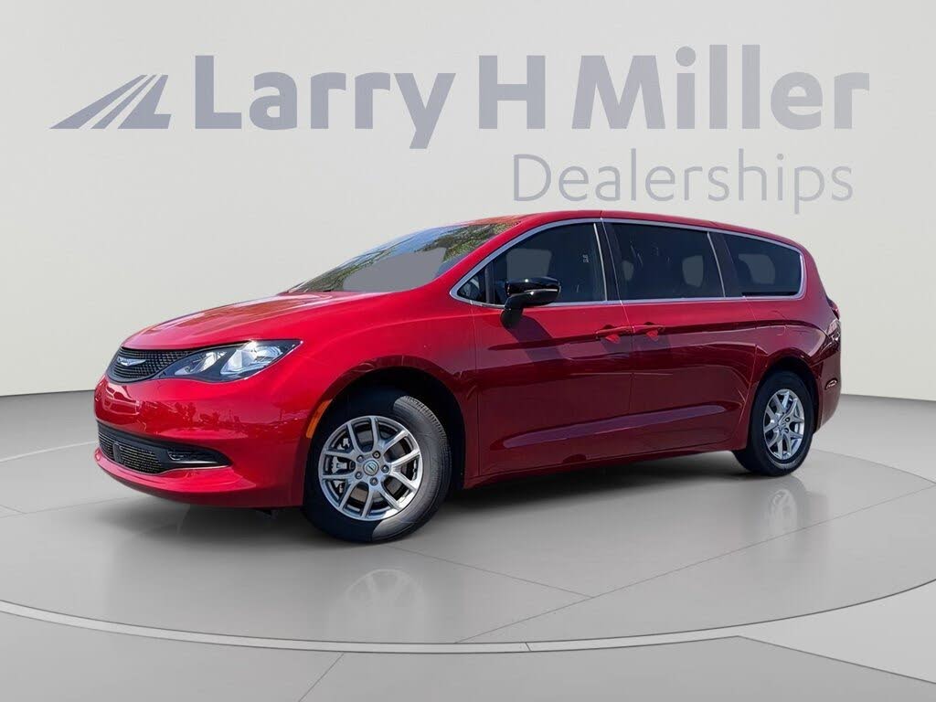 2026 Chrysler Voyager LX