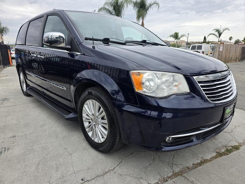 2013 Chrysler Town and Country Touring-L