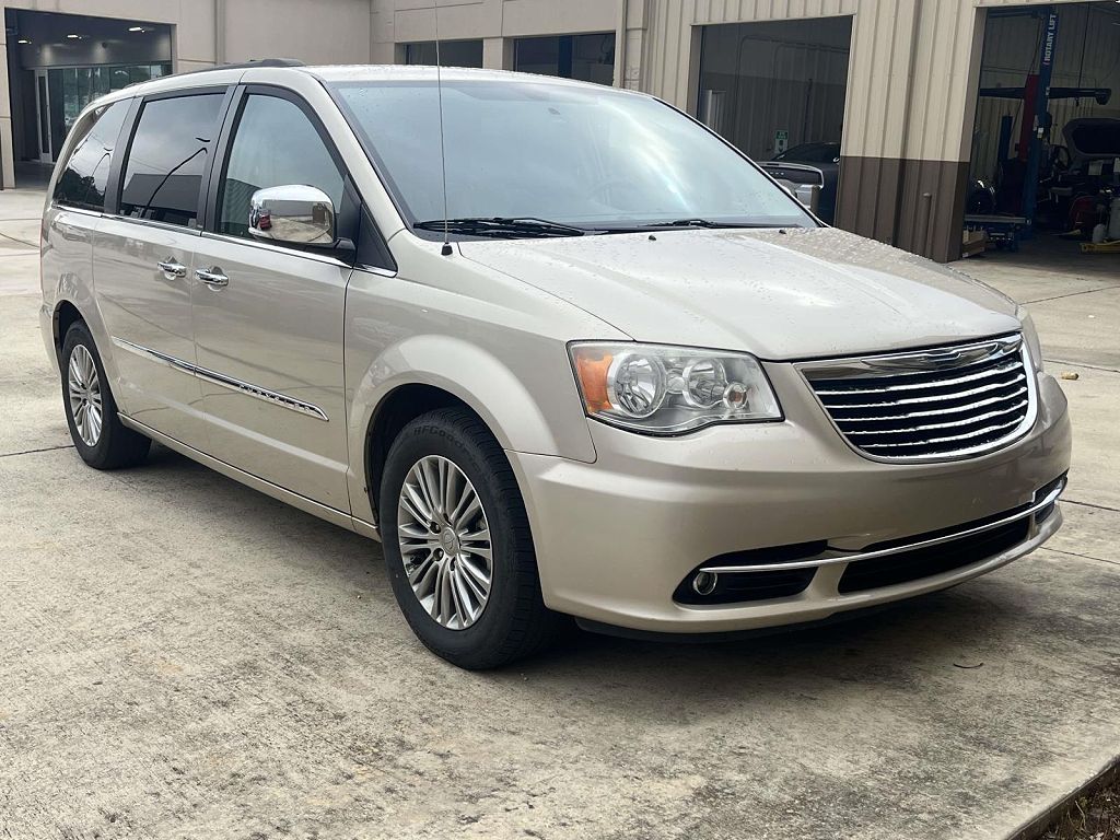 2014 Chrysler Town & Country Touring-L