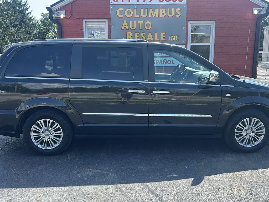 2014 Chrysler Town & Country Touring-L
