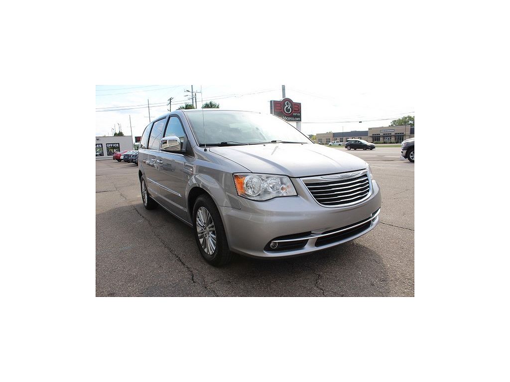 2016 Chrysler Town & Country Anniversary Edition