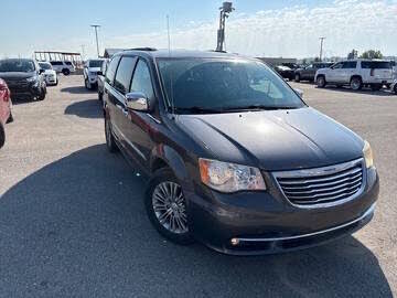 2016 Chrysler Town & Country Anniversary Edition