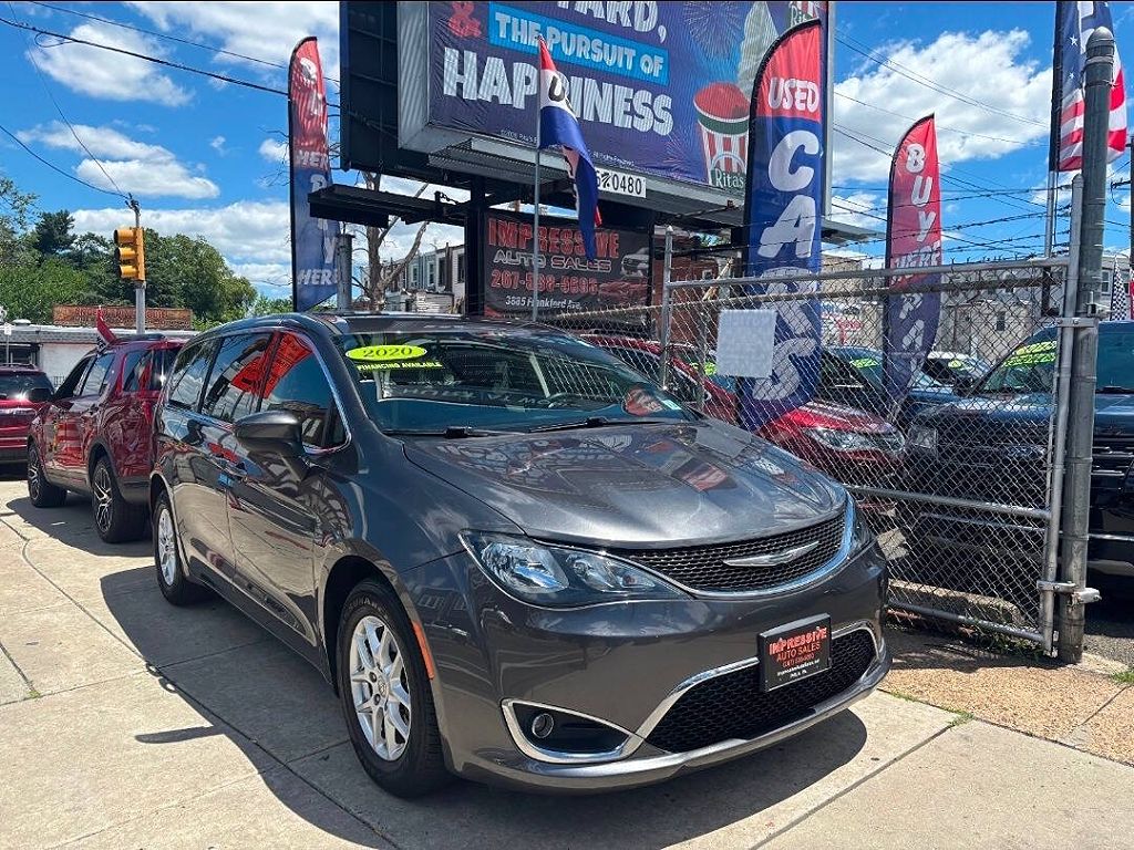 2020 Chrysler Voyager LX