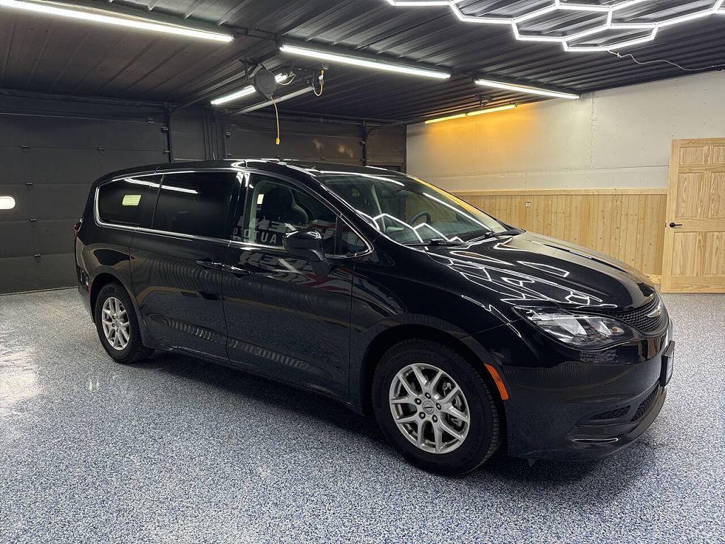 2022 Chrysler Voyager LX Fleet
