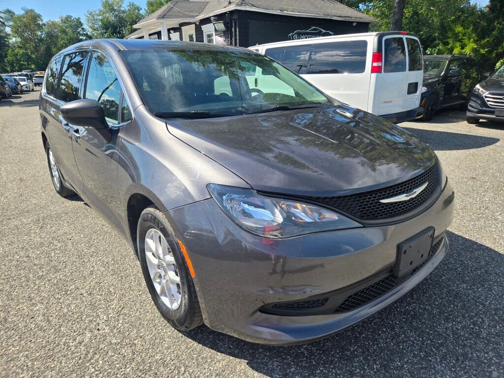 2022 Chrysler Voyager LX Fleet