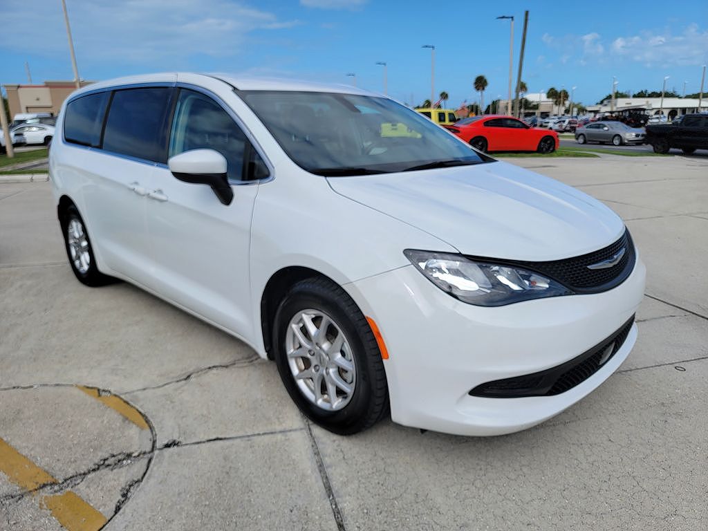 2022 Chrysler Voyager LX Fleet