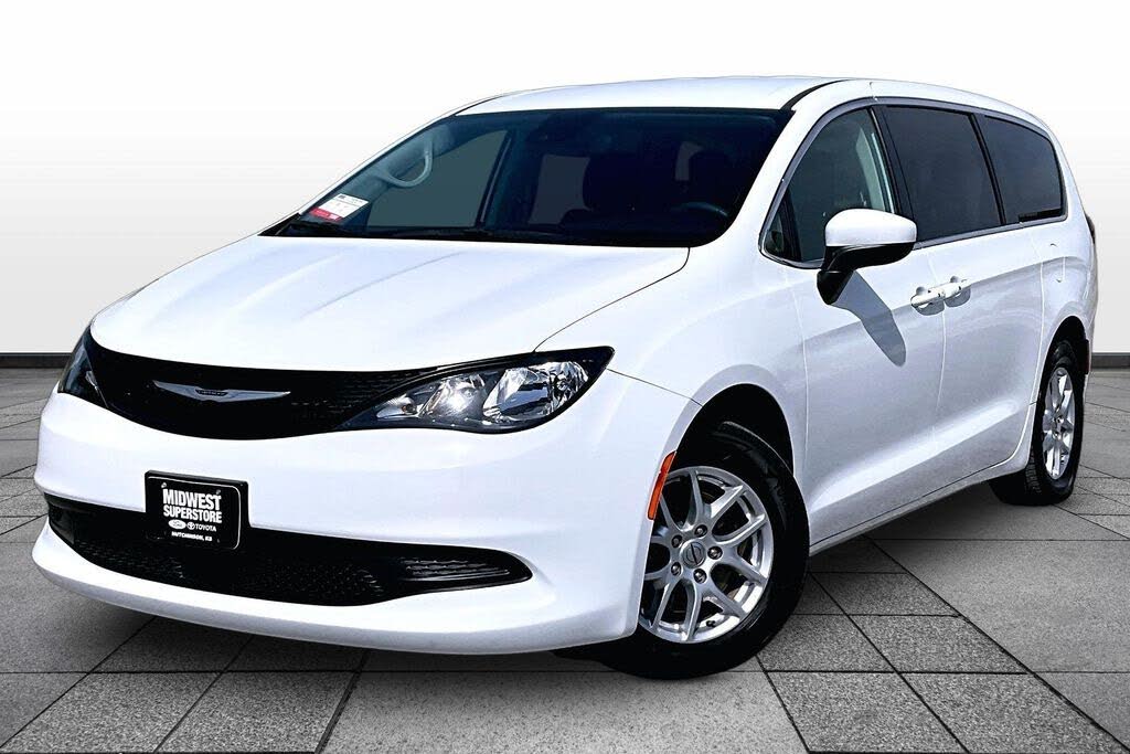 2023 Chrysler Voyager LX Fleet
