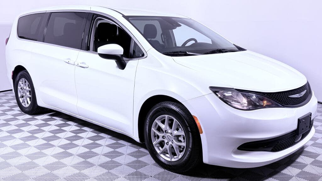 2023 Chrysler Voyager LX Fleet