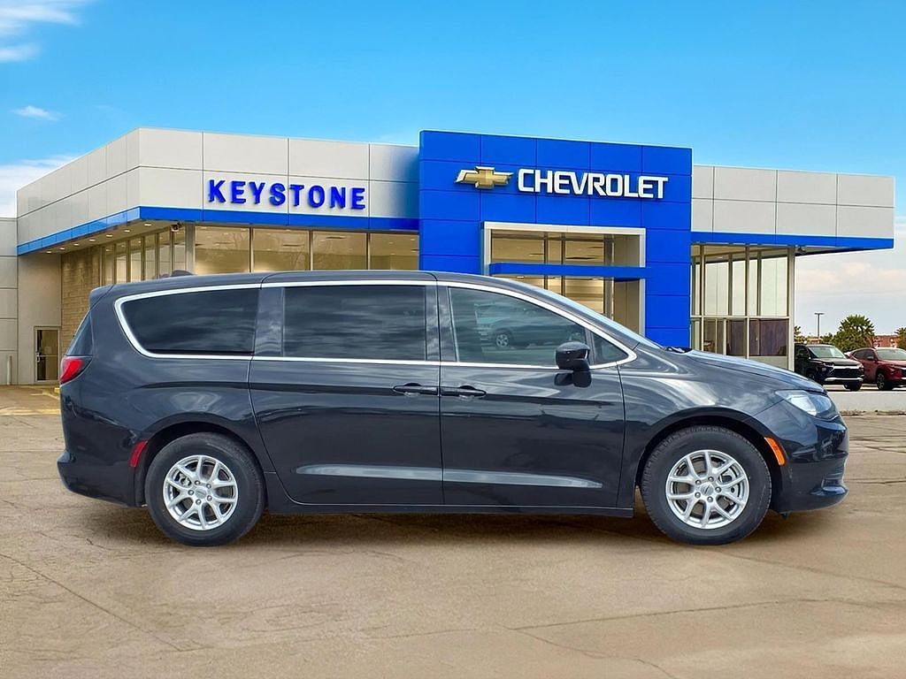 2023 Chrysler Voyager LX Fleet
