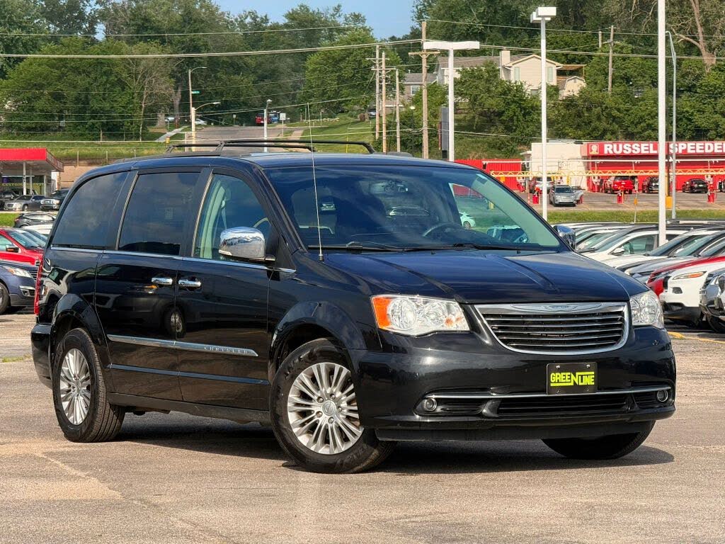 2015 Chrysler Town & Country Touring-L
