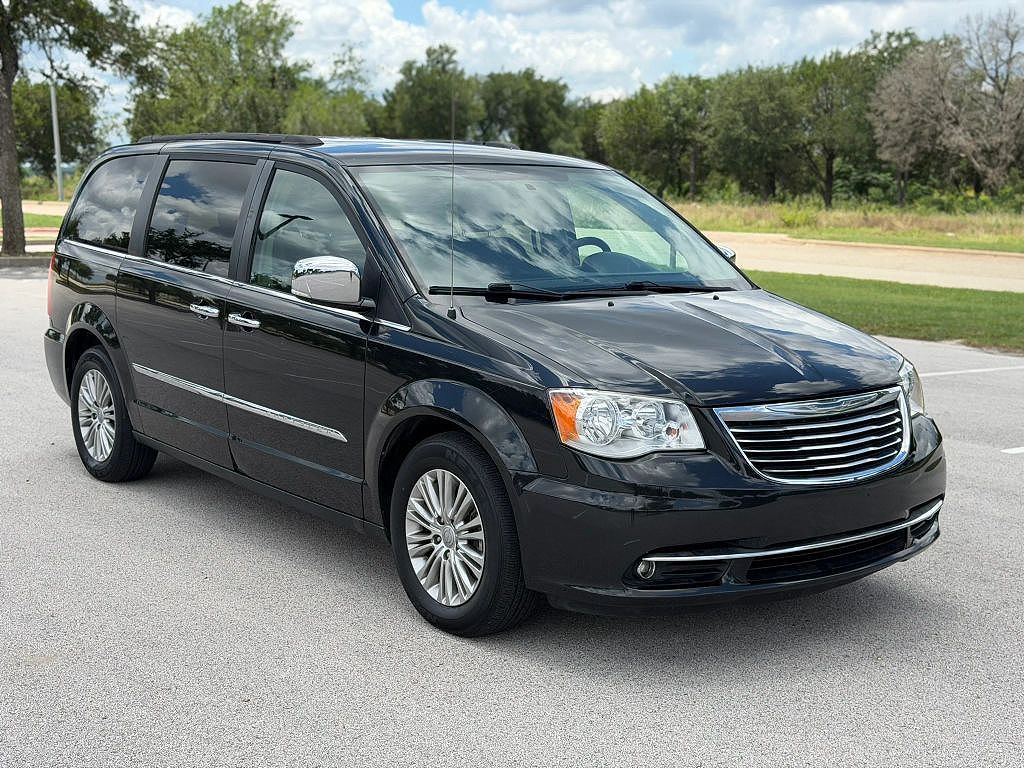 2015 Chrysler Town & Country Touring-L