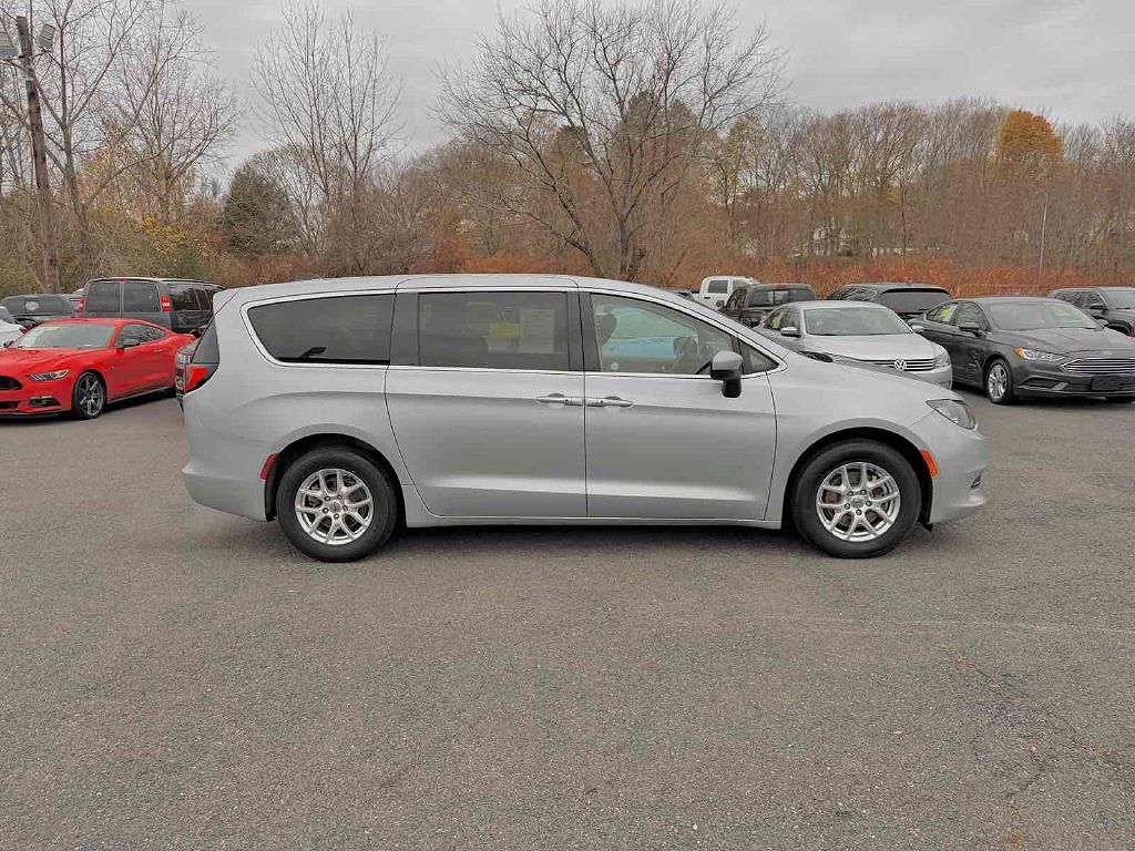 2023 Chrysler Voyager LX Fleet