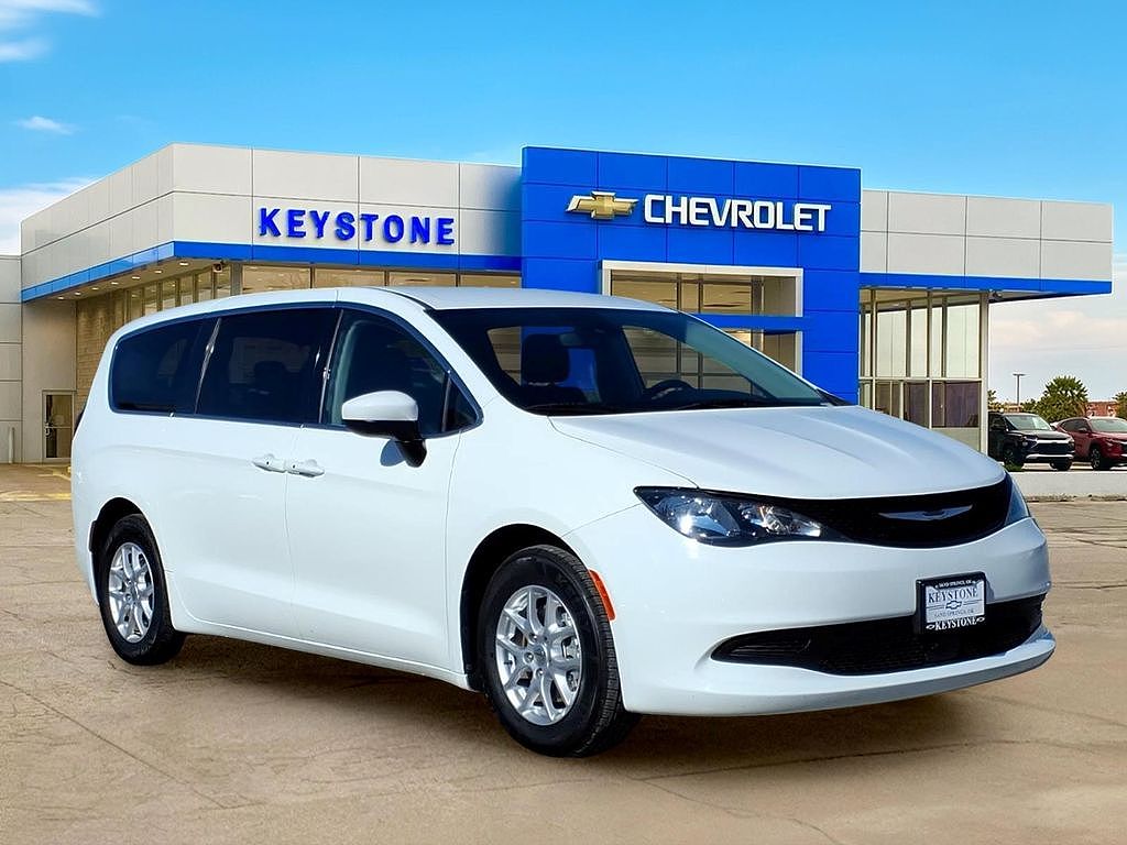 2023 Chrysler Voyager LX Fleet