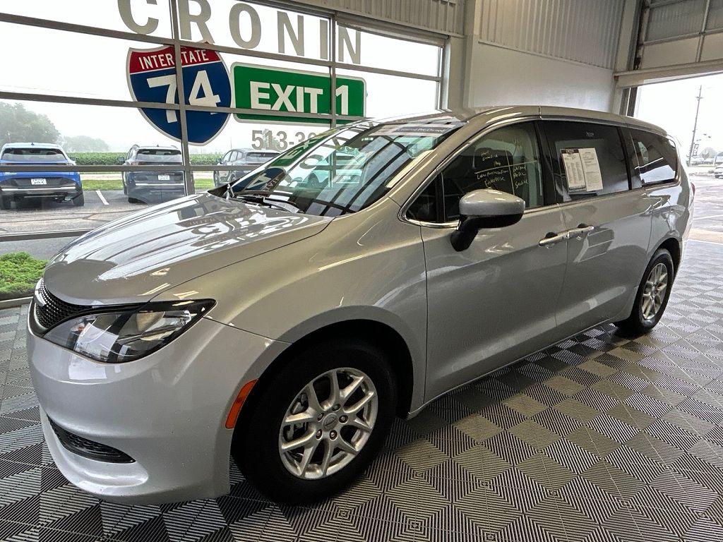 2023 Chrysler Voyager LX