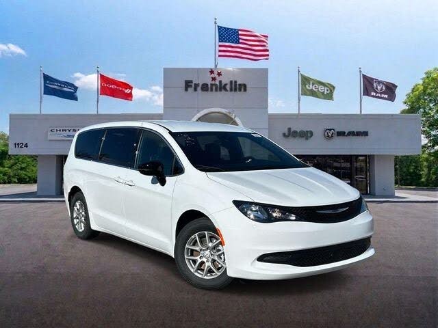 2026 Chrysler Voyager LX