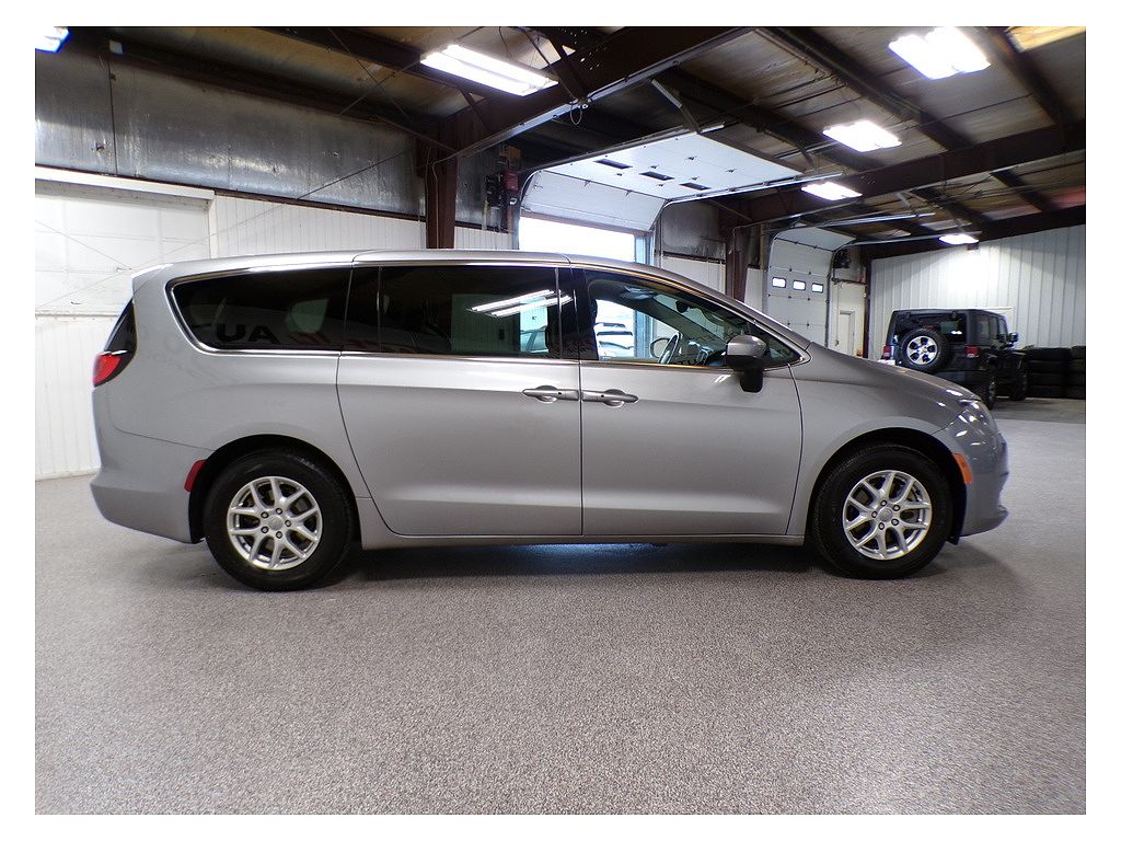 2017 Chrysler Pacifica Touring