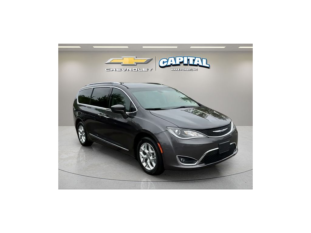 2017 Chrysler Pacifica Touring-L Plus