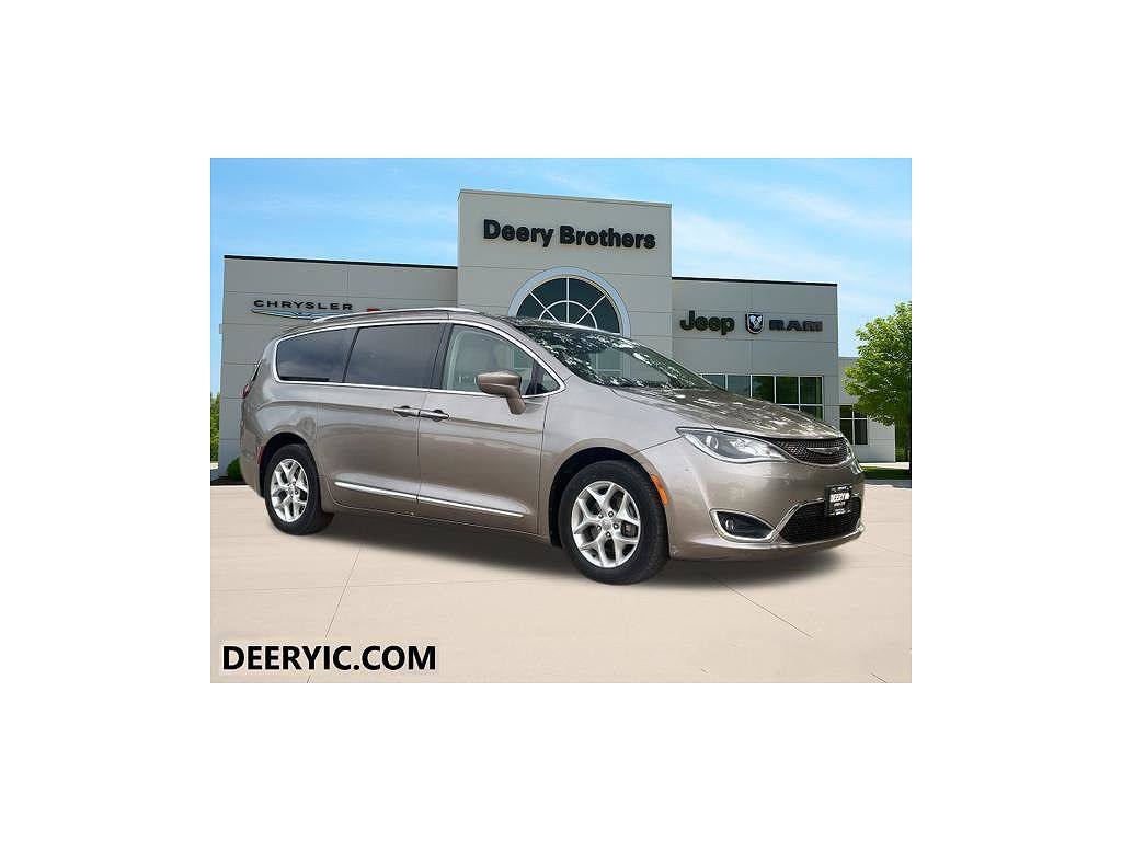 2017 Chrysler Pacifica Touring-L Plus