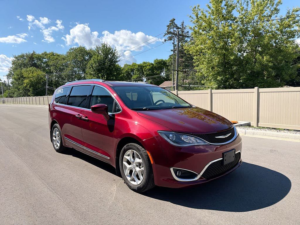2017 Chrysler Pacifica Touring-L Plus