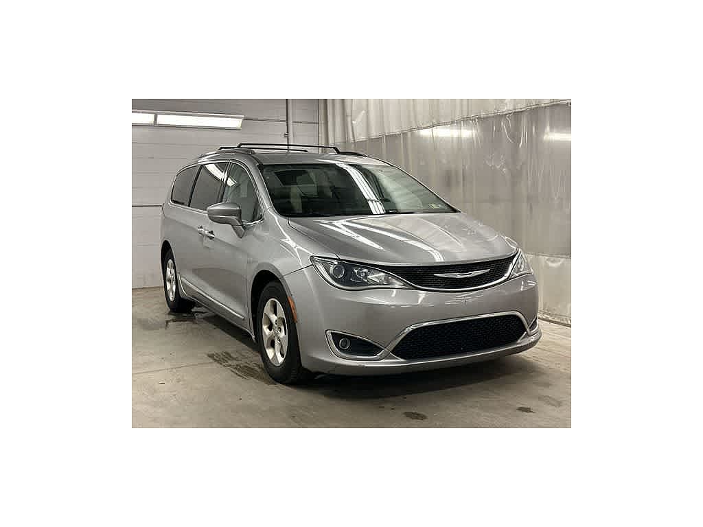 2017 Chrysler Pacifica Touring-L Plus