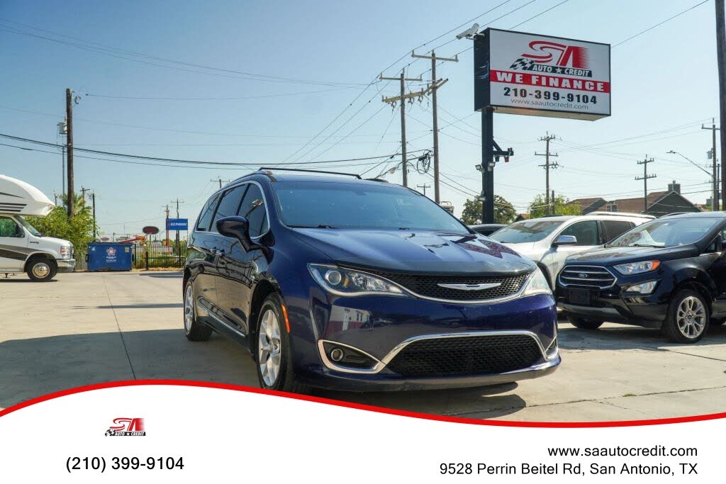 2017 Chrysler Pacifica Touring-L Plus