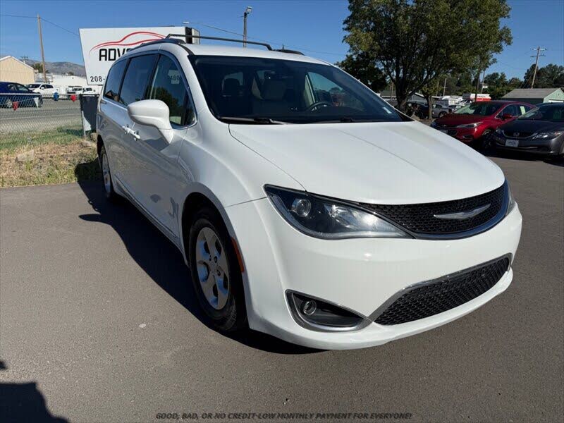2017 Chrysler Pacifica Touring-L Plus