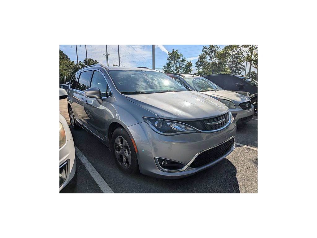 2017 Chrysler Pacifica Touring-L Plus