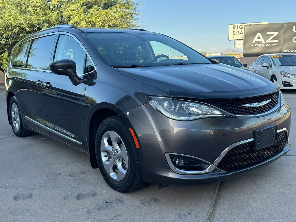 2017 Chrysler Pacifica Touring-L Plus