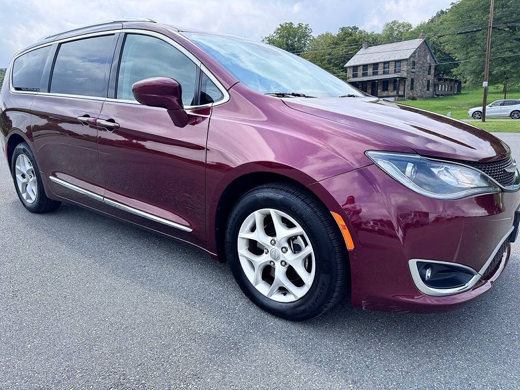 2017 Chrysler Pacifica Touring-L Plus