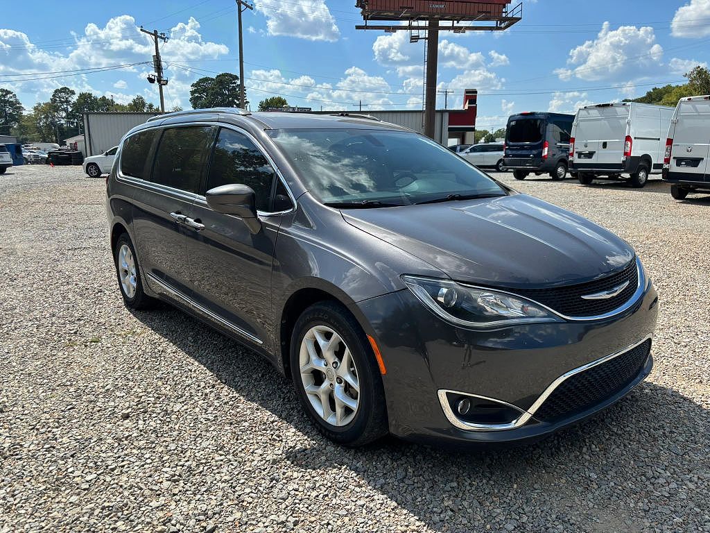 2017 Chrysler Pacifica Touring-L Plus