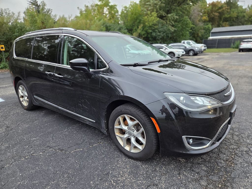 2017 Chrysler Pacifica Touring-L Plus