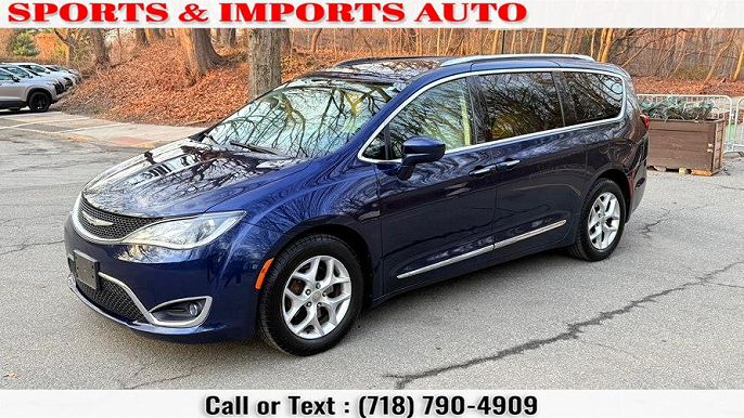 2017 Chrysler Pacifica Touring-L Plus