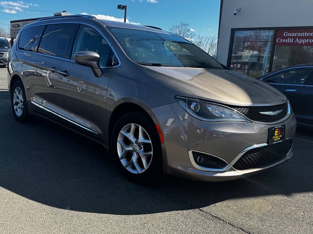 2017 Chrysler Pacifica Touring-L Plus