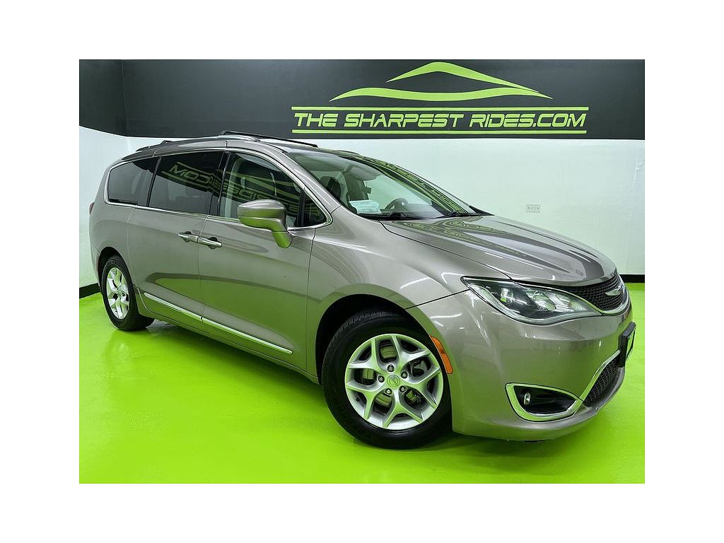 2017 Chrysler Pacifica Touring-L Plus