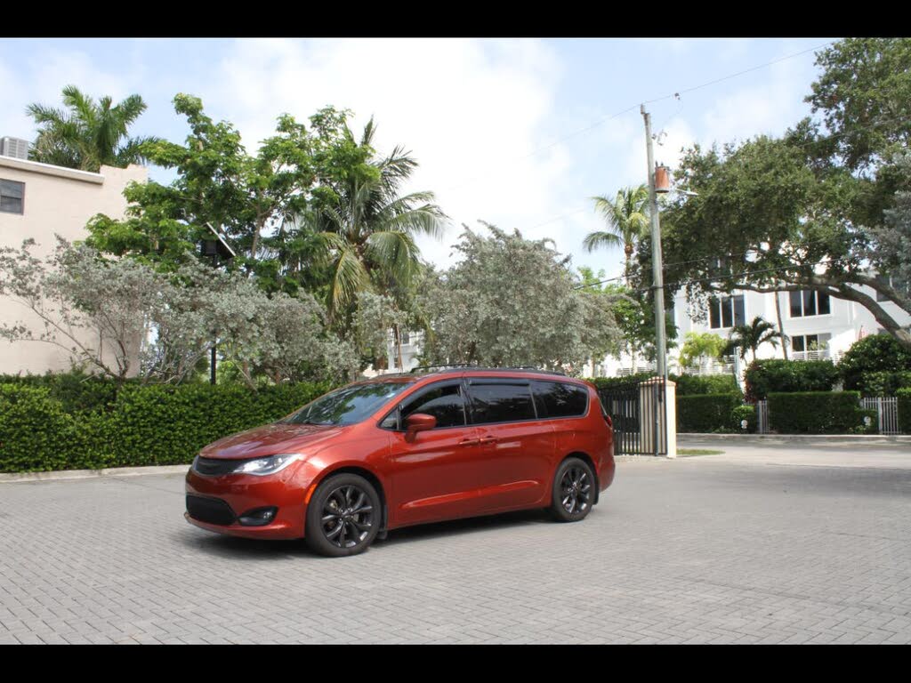 2018 Chrysler Pacifica Touring L Plus