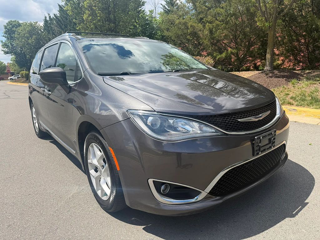 2017 Chrysler Pacifica Touring-L Plus