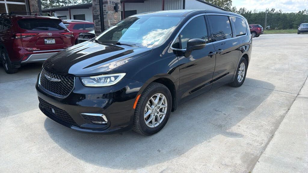 2024 Chrysler Pacifica Touring
