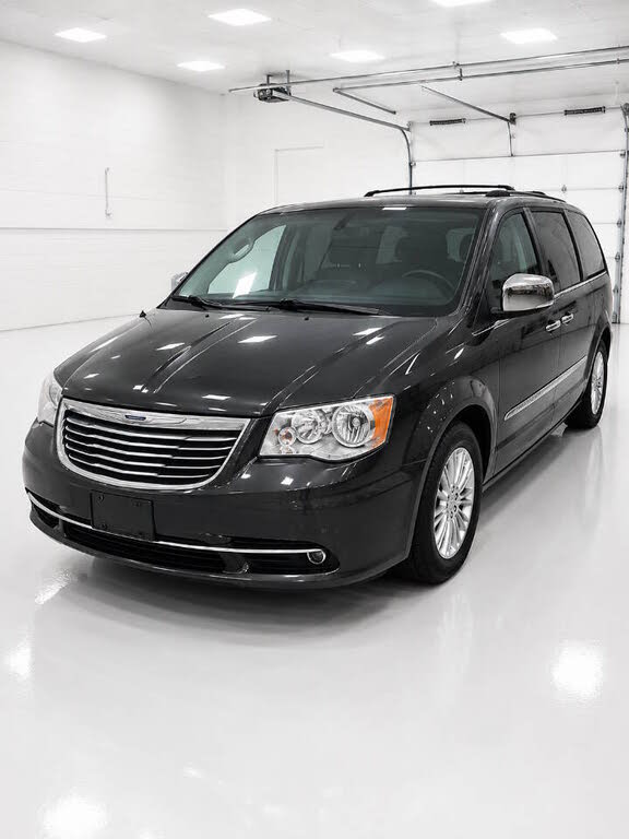 2013 Chrysler Town and Country Limited