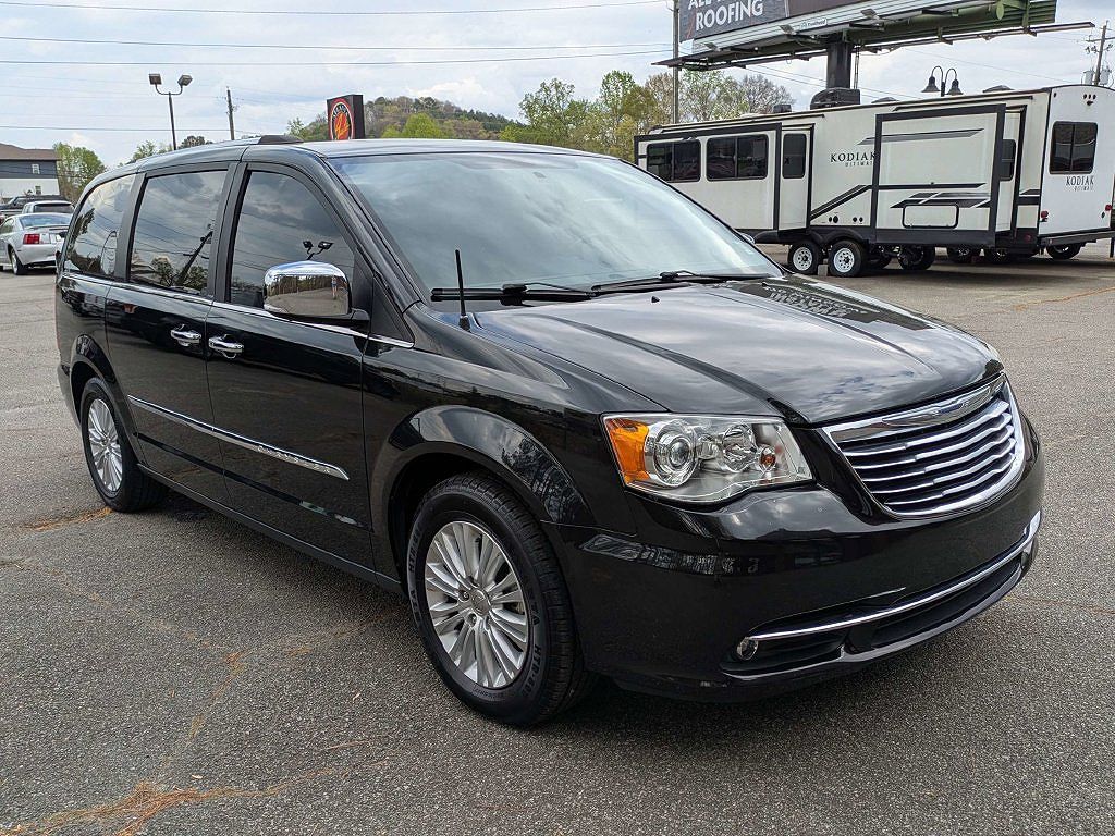 2013 Chrysler Town and Country Limited