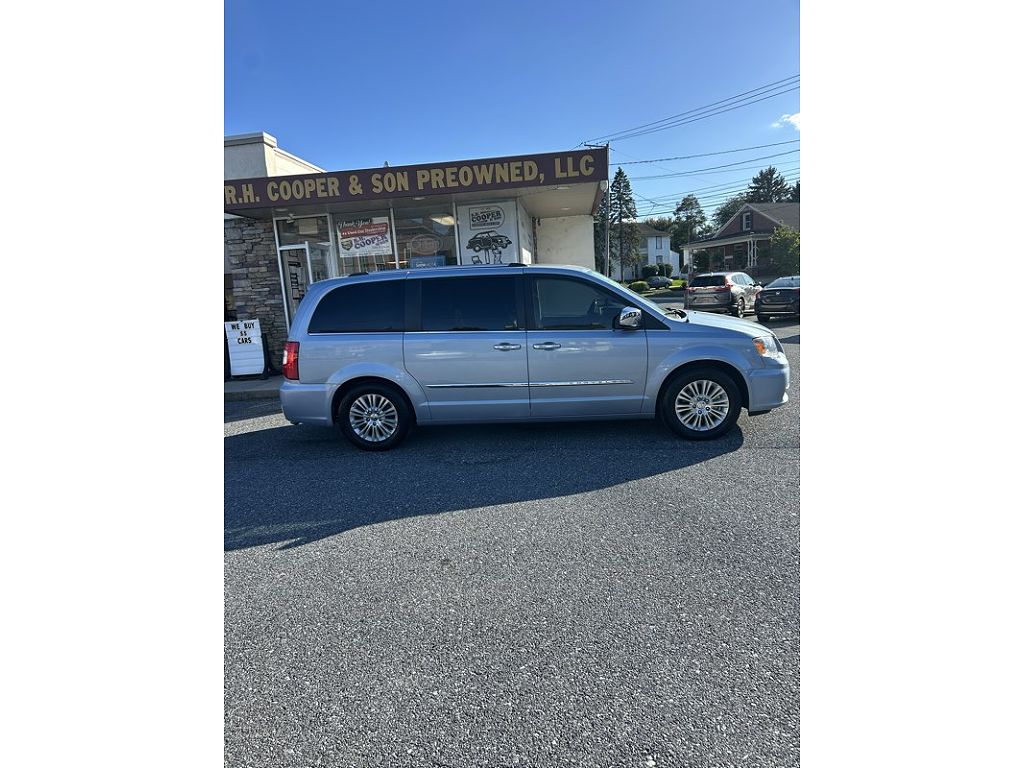 2012 Chrysler Town & Country Limited