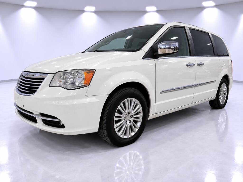 2013 Chrysler Town and Country Limited