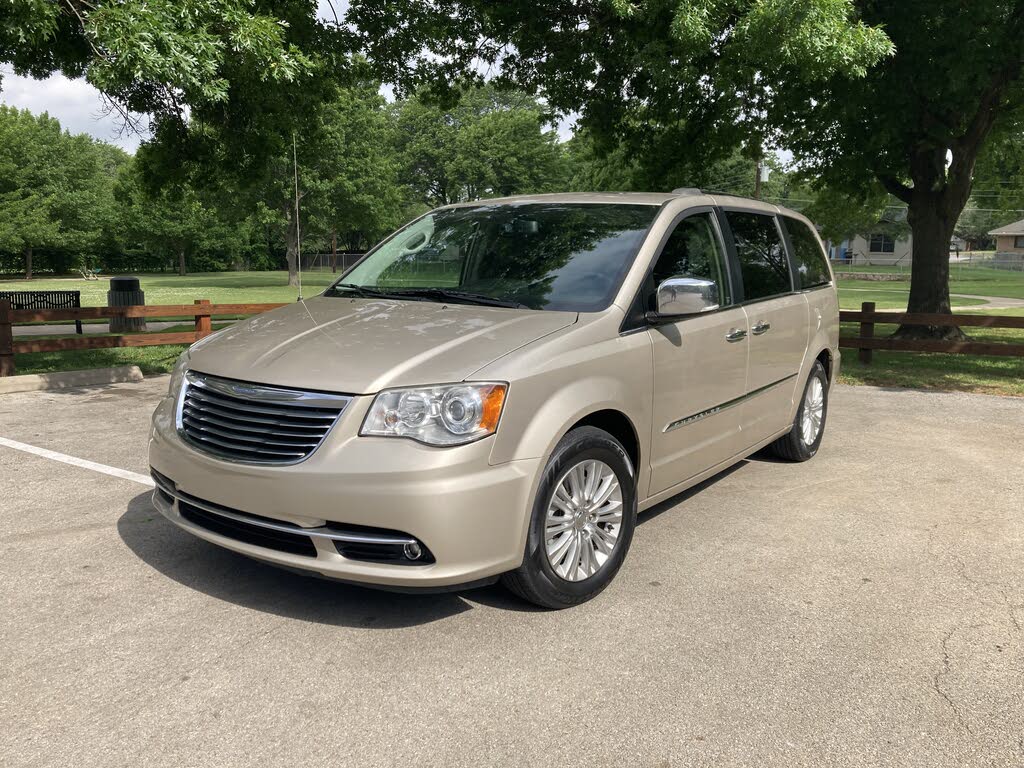 2015 Chrysler Town and Country Limited