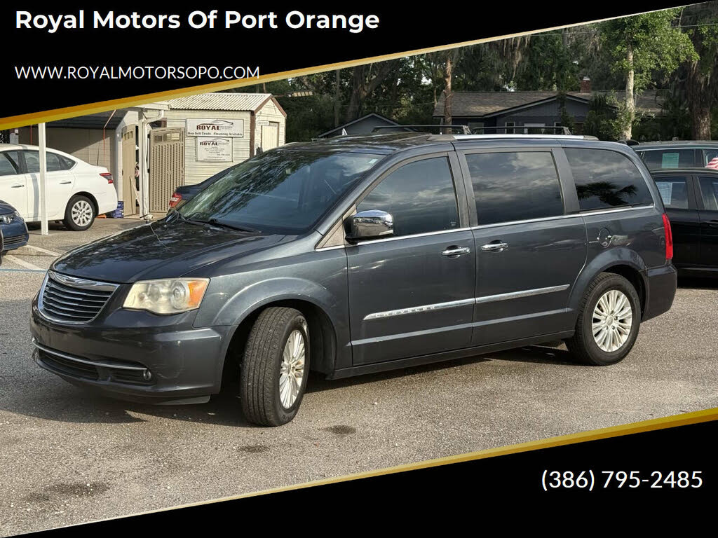 2013 Chrysler Town and Country Limited