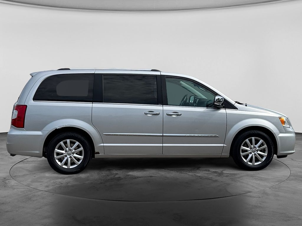 2012 Chrysler Town & Country Limited